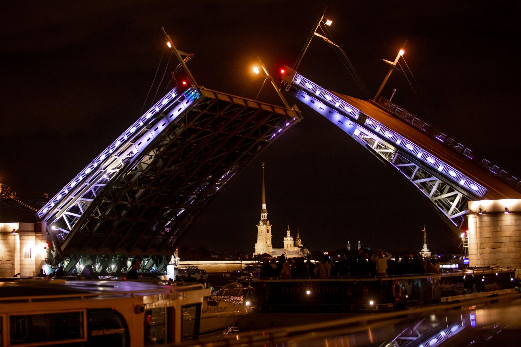 Куда сходить сегодня в санкт петербурге вечером