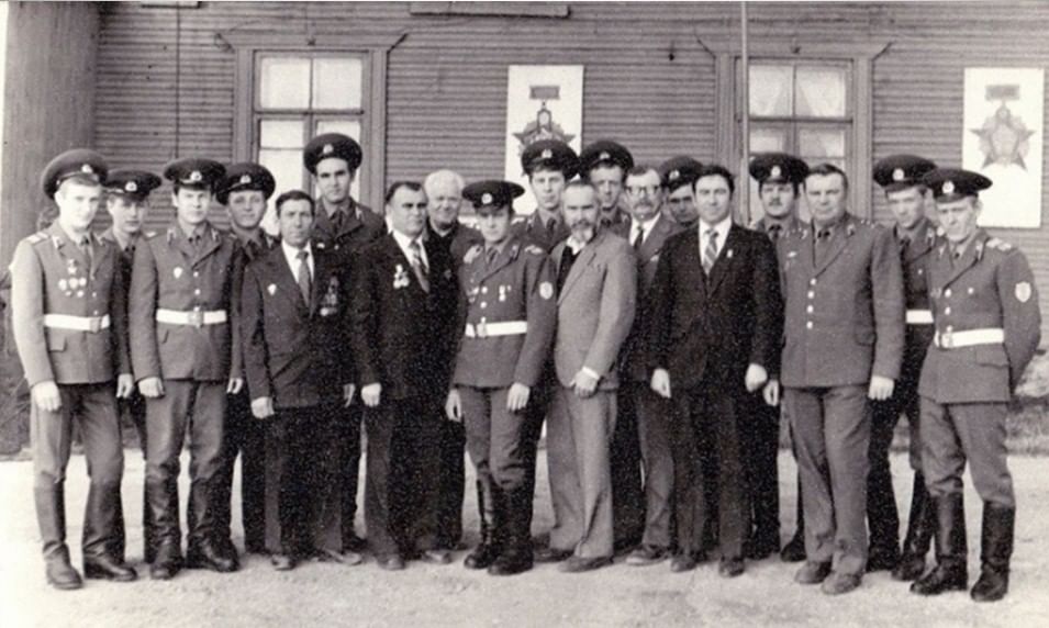 И на тихом океане свой закончили