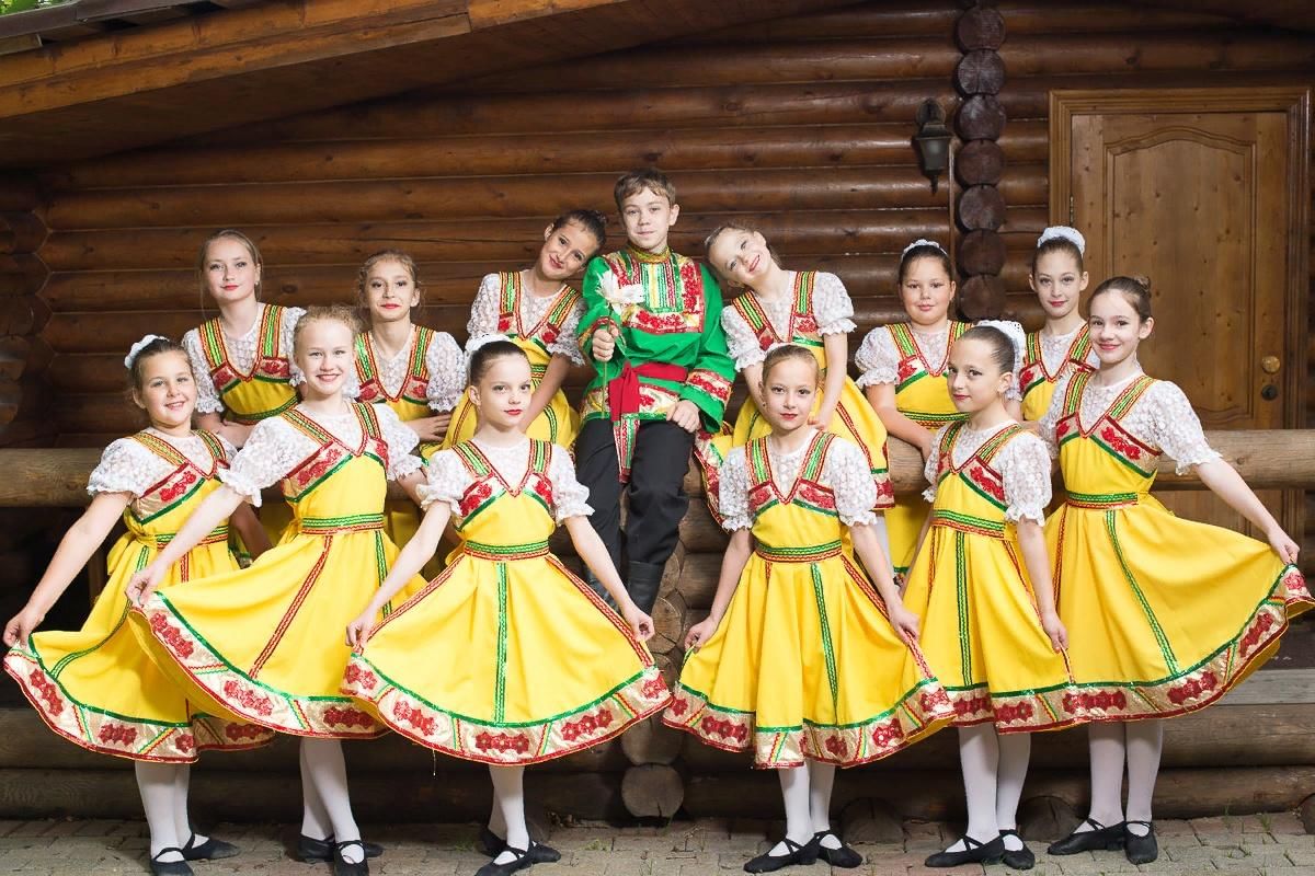 Народные танцы разных народов. Танцевальные костюмы народов России.