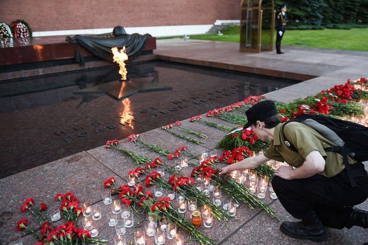 День памяти москва. Александровский сад 22 июня. Вахта памяти Александровский сад. Вахта памяти 22 июня. Акция вахта памяти.