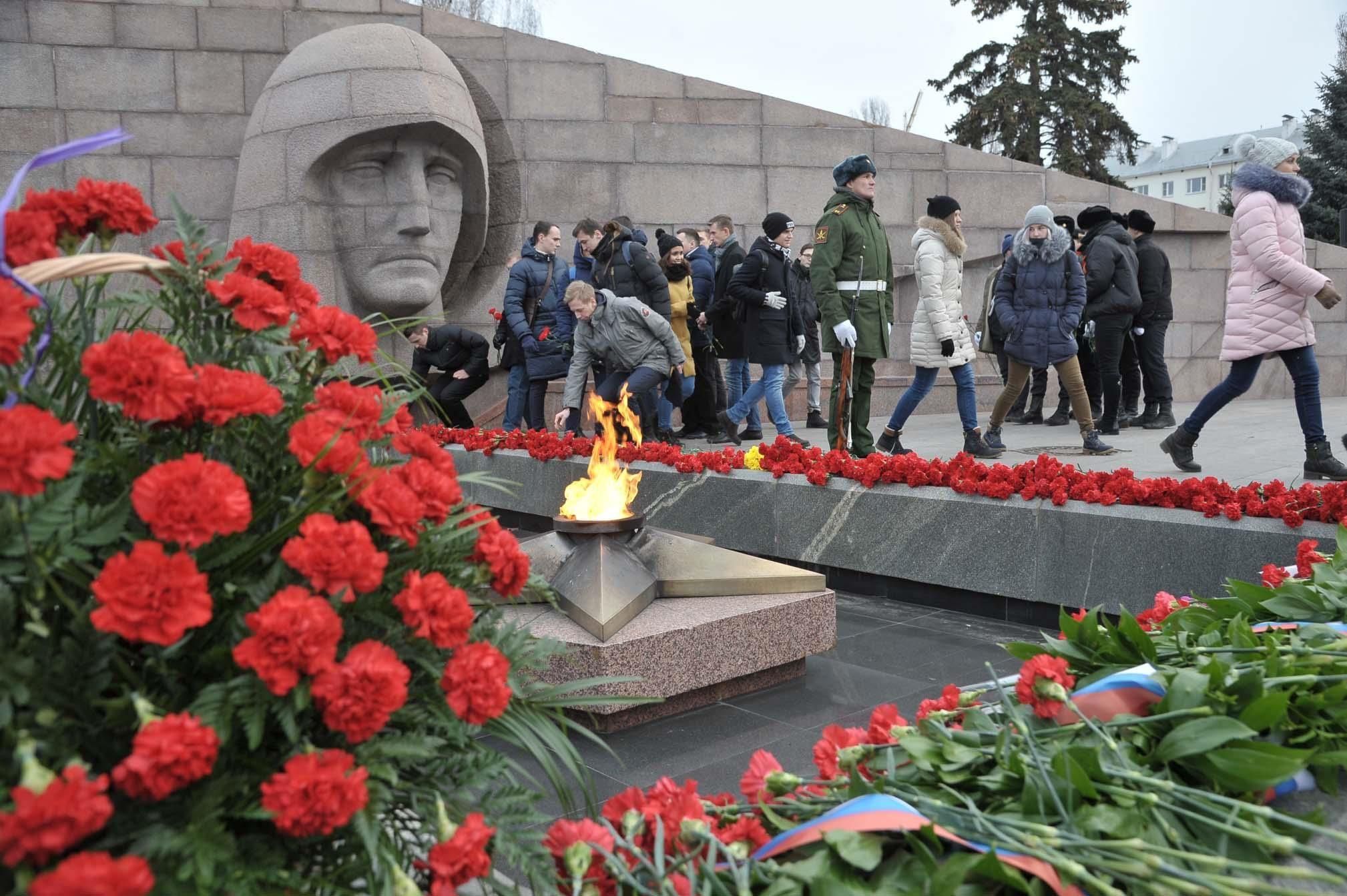 Без памятной. День неизвестного солдата. День памяти неизвестного солдата. День неизвестного солдата в России. День неизвестный солдат.