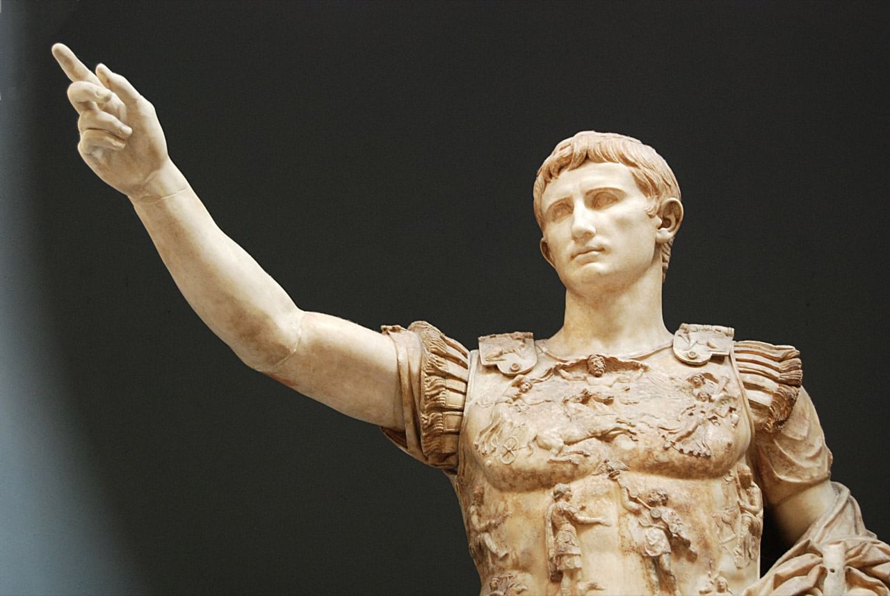Август древний рим. Император Октавиан август 27 г до н.э. Октавиан август Римский Император. Октавиан август первый Император Рима.
