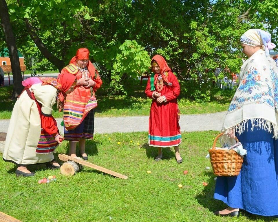 Как по другому называется красная горка