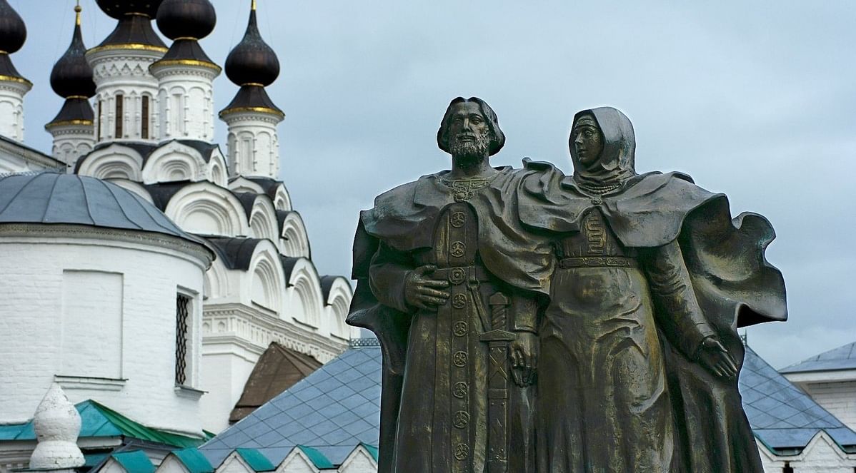 Муром монастырь памятник петру и февронии фото