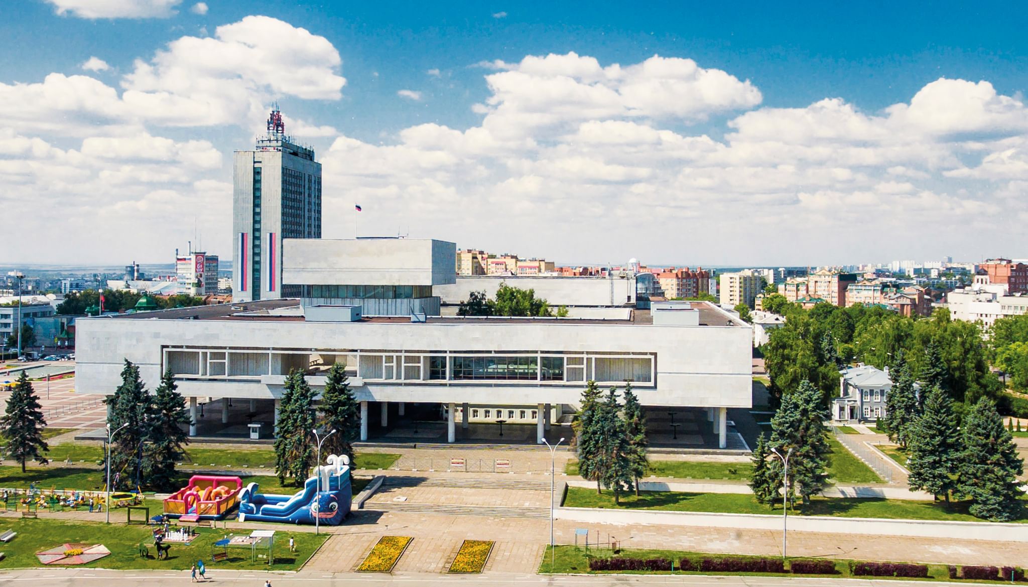 Мемориальный центр ульяновск. Ленинский мемориал Ульяновск. Мемориал Ленина в Ульяновске. Ульяновский музей-мемориал в. и. Ленина. Ленин центр Ульяновск.