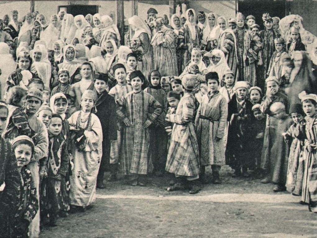 Еврейская свадьба в Бухаре. Экспонат выставки «Бухарские евреи: на перекрестке цивилизаций». Еврейский музей и центр толерантности, Москва. Фотография предоставлена организаторами