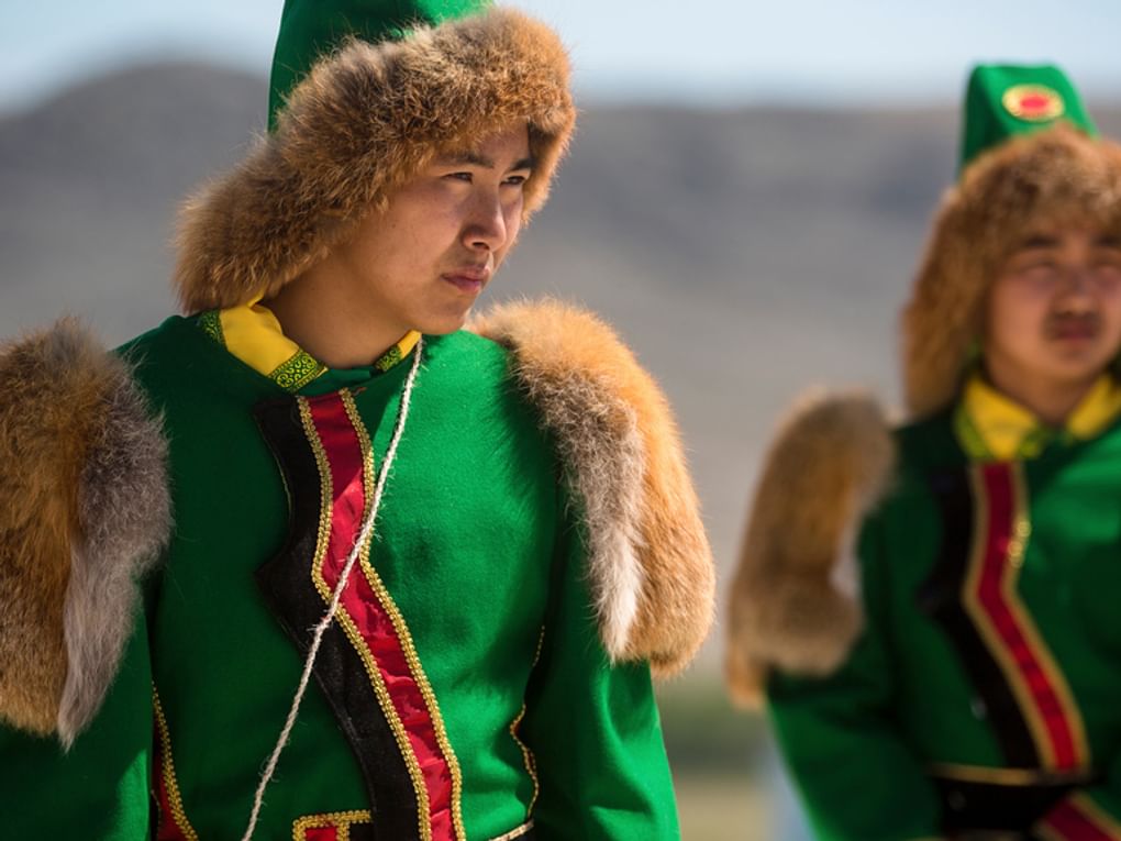 Якутские мужчины в национальных одеждах. Фотография: Николай Винокуров / фотобанк «Лори»