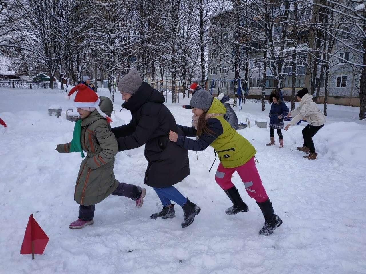 Зимние эстафеты. Зимние забавы эстафеты. Спортивные эстафеты «зимние забавы». Зимние эстафеты для детей.