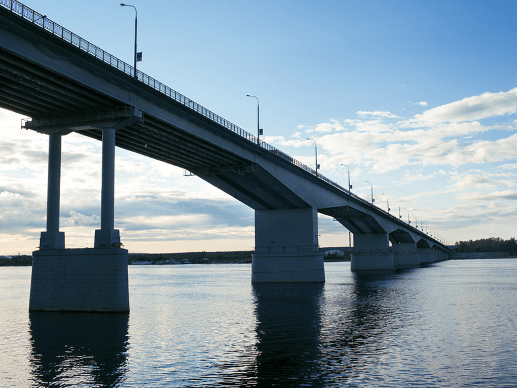 Коммунальный мост, Пермь. Фотография: Анатолий Типляшин / фотобанк «Лори»