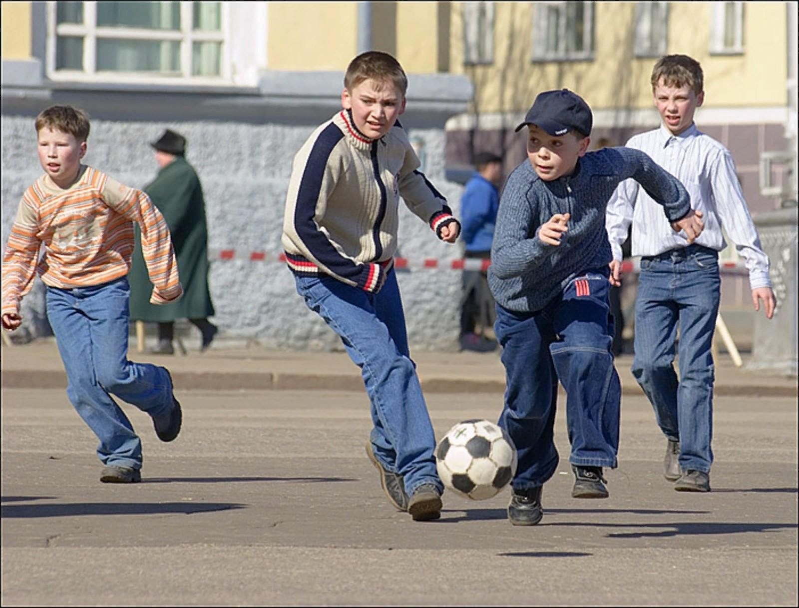 В какие игры можно играть весной на улице рисунок