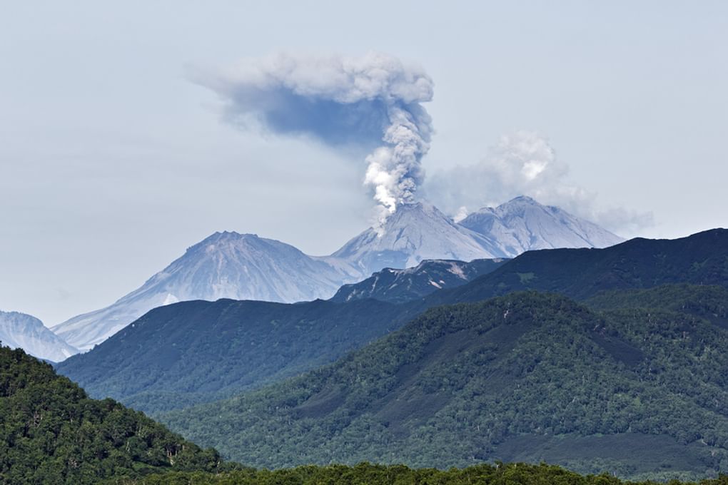 Жупановский вулкан, извержение, Камчатка. Фотография: А.А. Пирагис / Фотобанк Лори