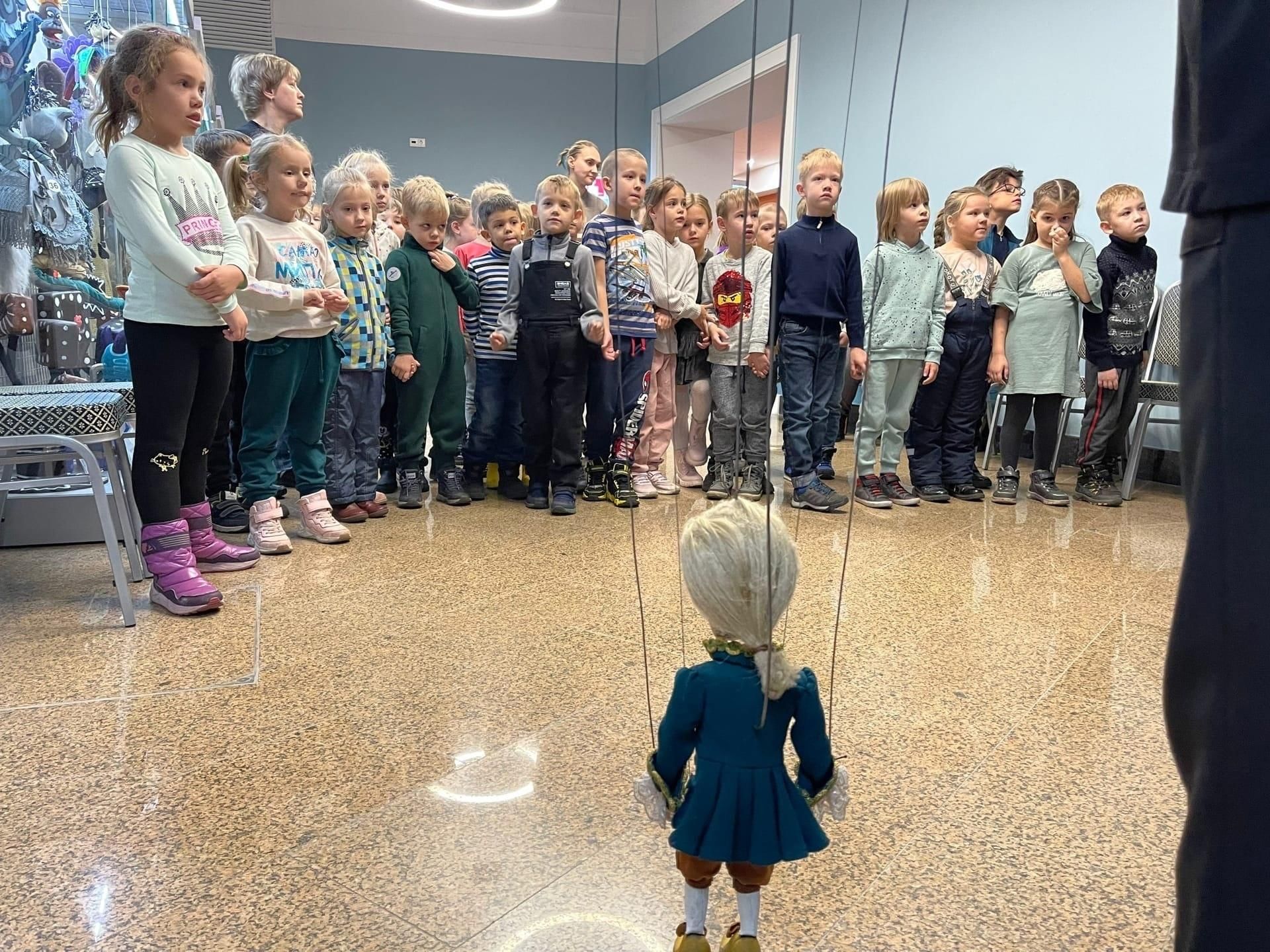 Новокузнецкий кукольный. Новокузнецкий театр кукол Сказ. Кукольный театр Чита проект. Тайна персиковой косточки театр кукол. Новокузнецкий театр кукол Сказ фото.