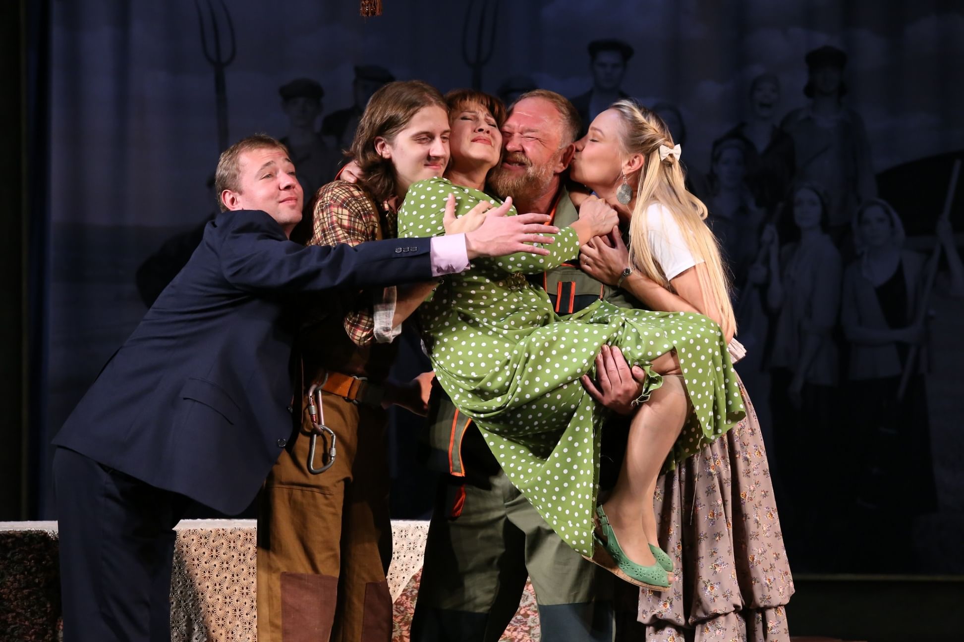 брачный контракт спектакль. спектакль контракт. брачный договор спектакль киров. спектакль контракт. спектакль сделка.