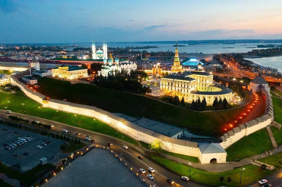 Что проходило в казани. Казанский Кремль. Столица Республики Татарстан – город Казань. Кремлевский город Казань. Ночная Казань — «огни Казани»
