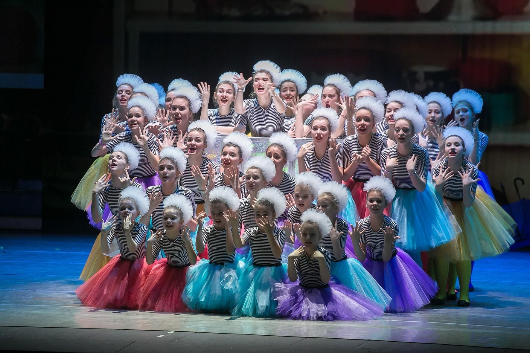 азербайджанский государственный академический музыкальный театр. «мюзикл – золотая коллекция». мюзикл золотая. на басманной спектакль «волшебная лампа аладдина». принцессы шоу.