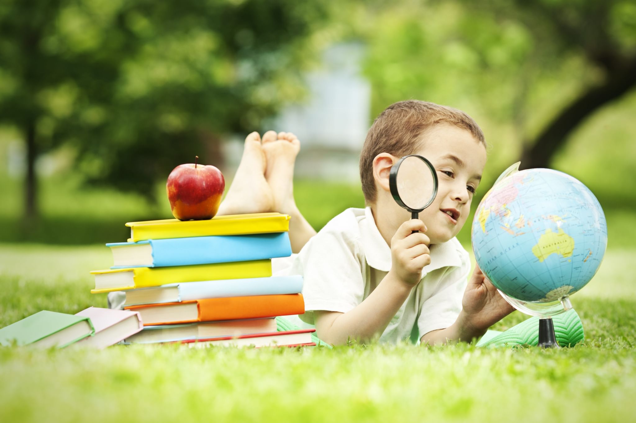 Врожденная способность познавать исследовать окружающий мир это. Ребенок изучает мир. Познание. Малыш изучает мир.