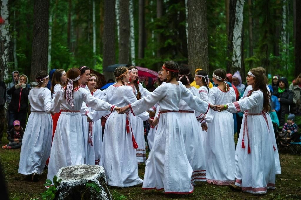 Славянская версия. Хоровод. Русский хоровод. Весенний хоровод. Народный хоровод.