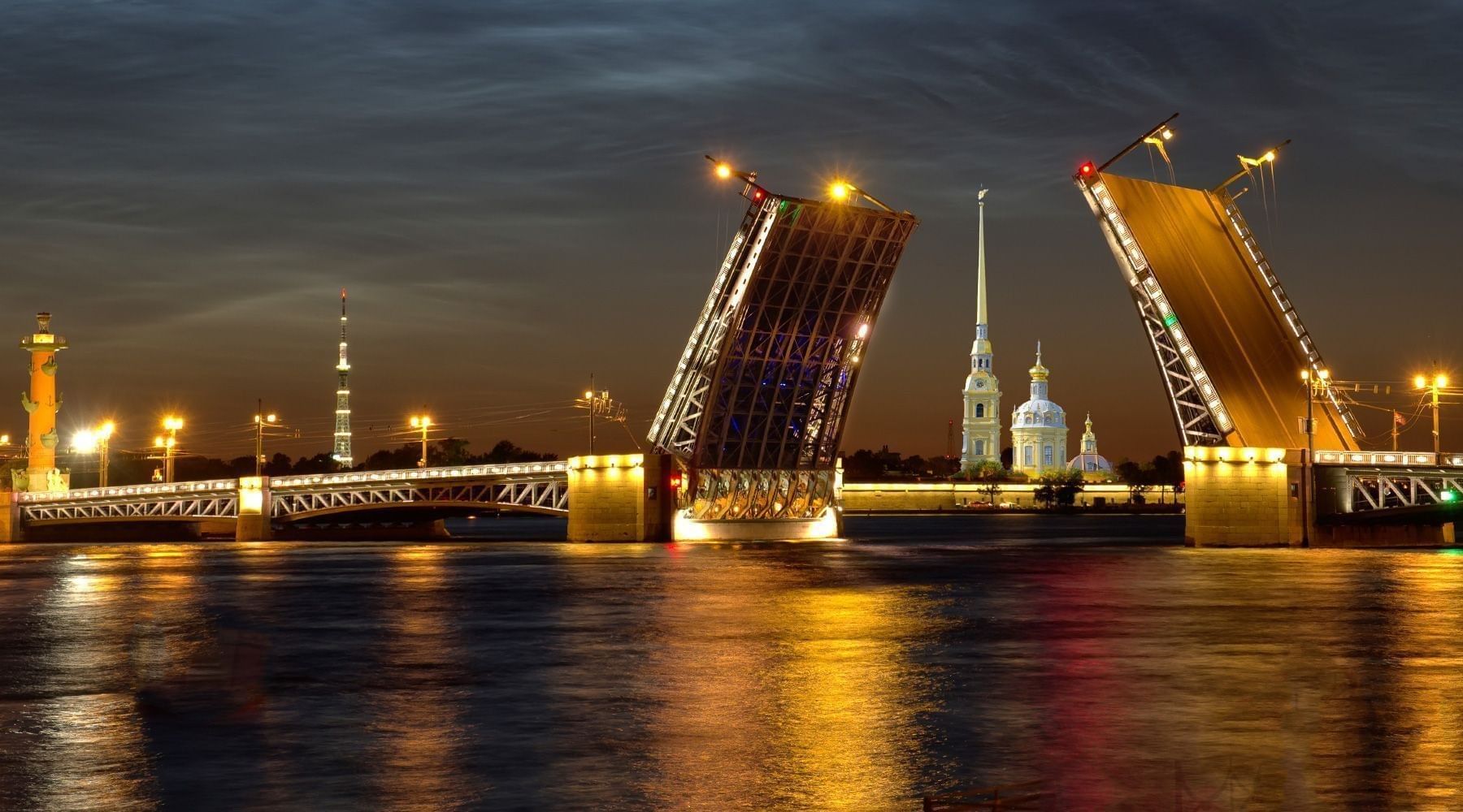 Рабочие санкт петербург. Васильевский мост Санкт-Петербург. Дворцовый мост Санкт-Петербург арт.
