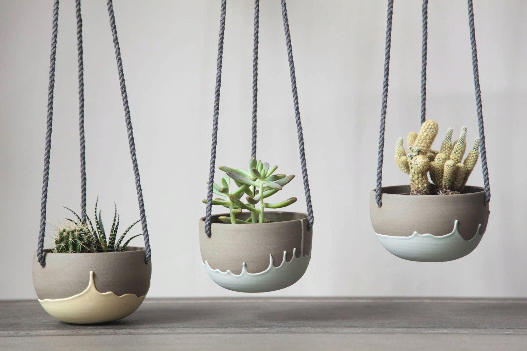 Кашпо Keter Hanging Sphere Planter (35x35x22)