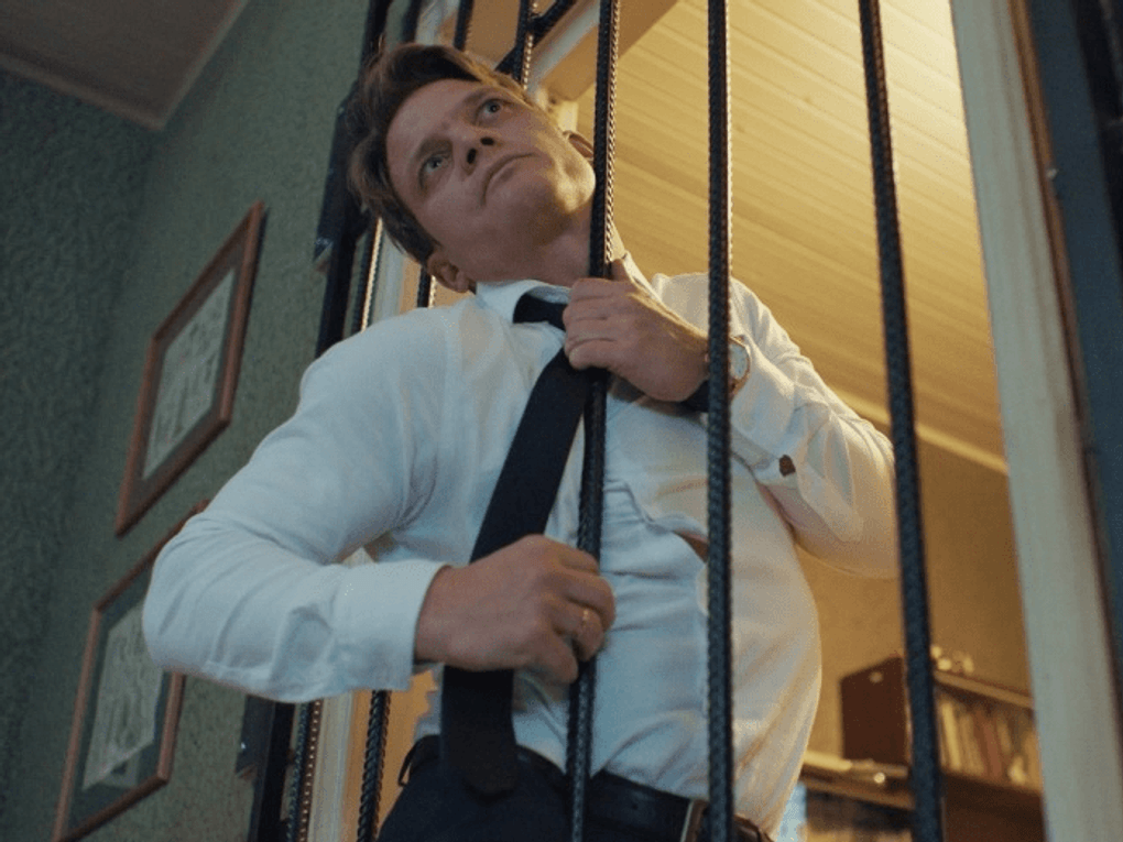 Кадр из художественного фильма Никиты Владимирова «Родители строгого режима» (2022)