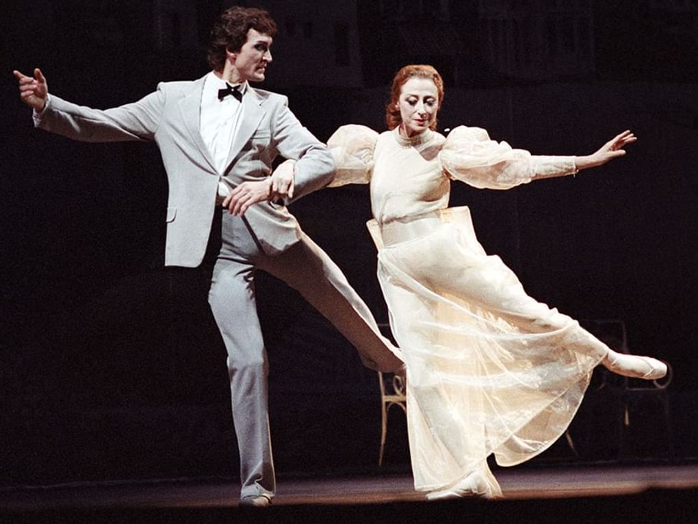 Майя Плисецкая в роли Анны (в центре) в балете «Анна Каренина». 1976 год. Фотография: В. Галушкин / ИТАР-ТАСС
