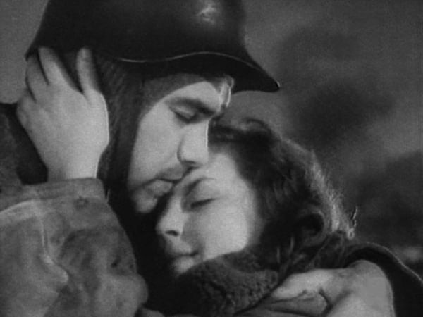 Кадр из художественного фильма Юлия Райзмана «Машенька» (1942)