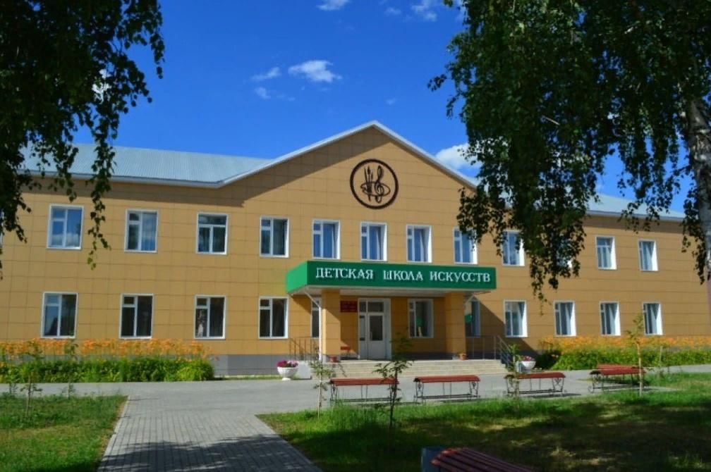 Уруссу школа. Школа искусств Уруссу. Уруссу Татарстан. Поселок Уруссу.