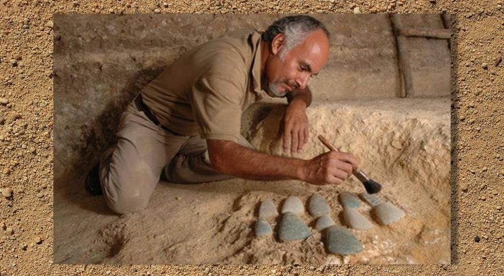 Археологи исследователи прошлого. Археолог. Предметы археолога. Археологи исследователи прошлого. Археология для детей.