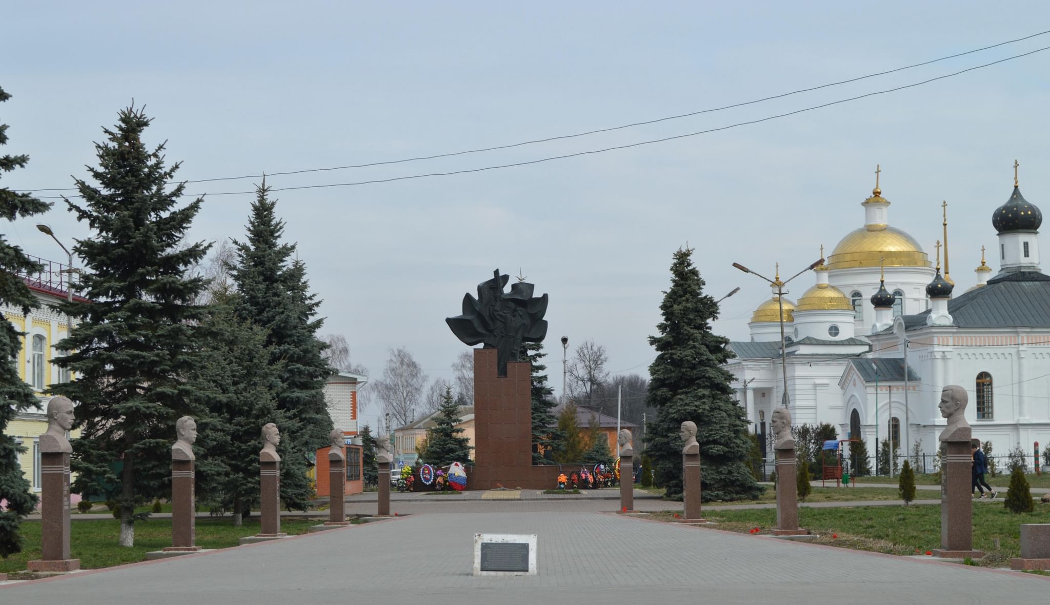 Погода на неделю мглин брянская область. Мглин площадь. Мглинский районный краеведческий музей. Мглин Советская площадь. Город Мглин Брянской области.