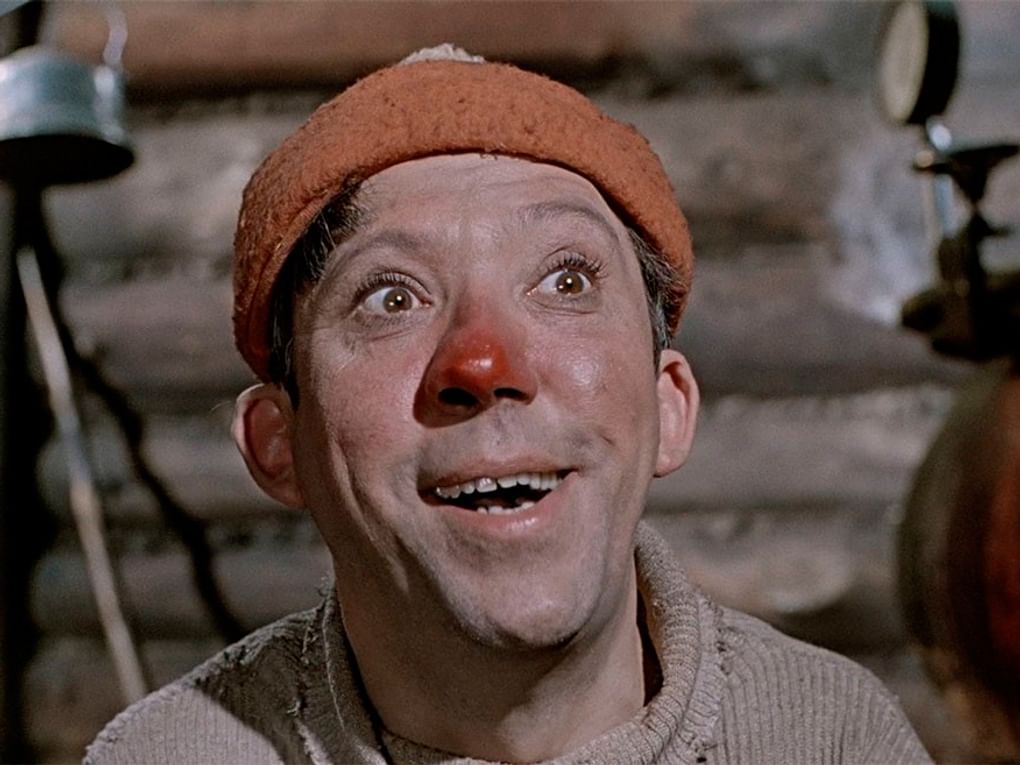 Юрий Никулин в роли Балбеса в художественном фильме «Самогонщики» (1961)