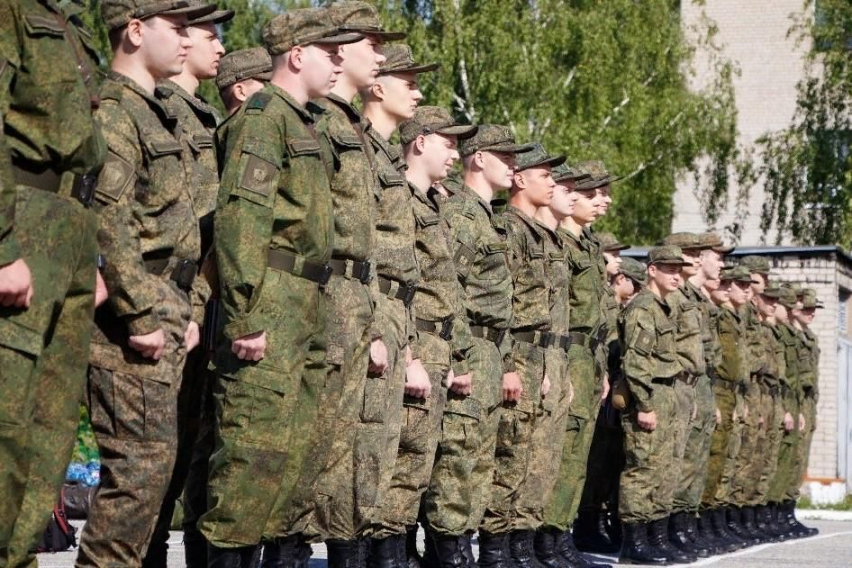 На сборы было призвано. Солдаты на сборах.