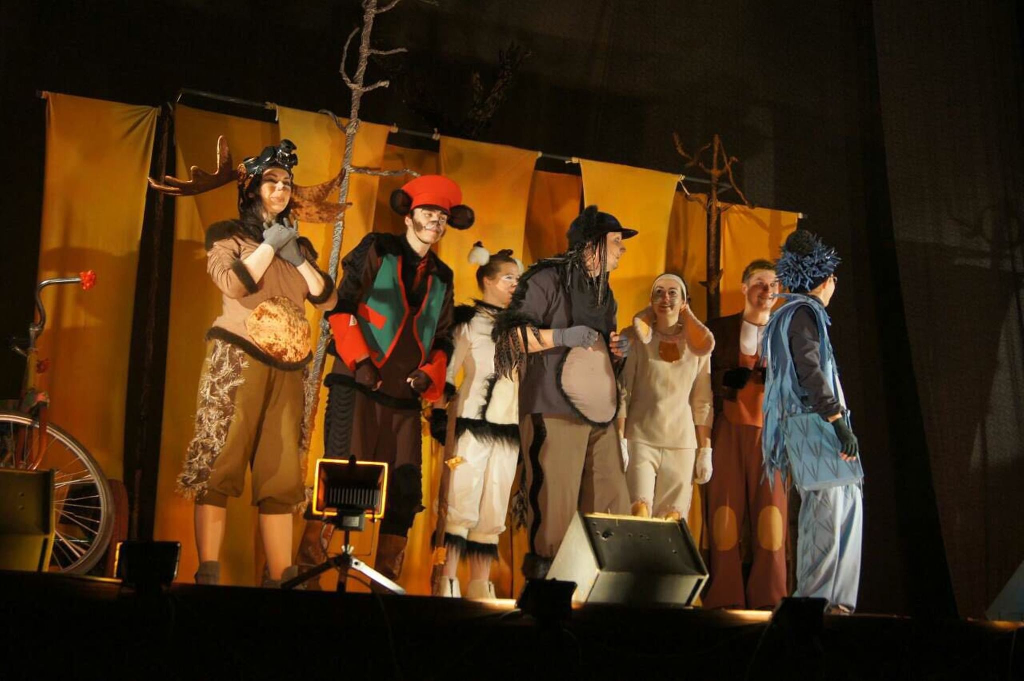 Деревня спектакль Елец театр Бенефис. Актеры театра Бенефис Елец. Лесной спектакль. Елецкий драмтеатр