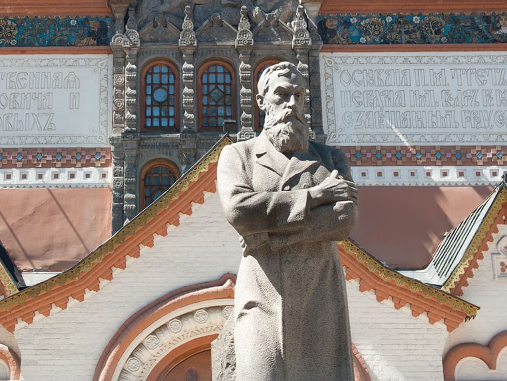 Памятник Павлу Третьякову рядом с Государственной Третьяковской галереей в Москве. Фотография: E. O. / фотобанк «Лори»