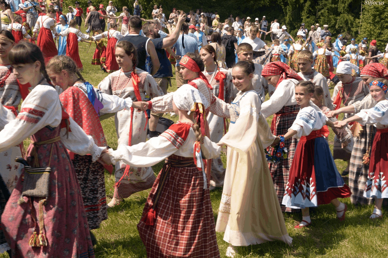 Фестиваль фольклор. Хоровод. Троицкие гуляния. Фольклорный фестиваль. Троицкие гуляния фольклорный фестиваль.