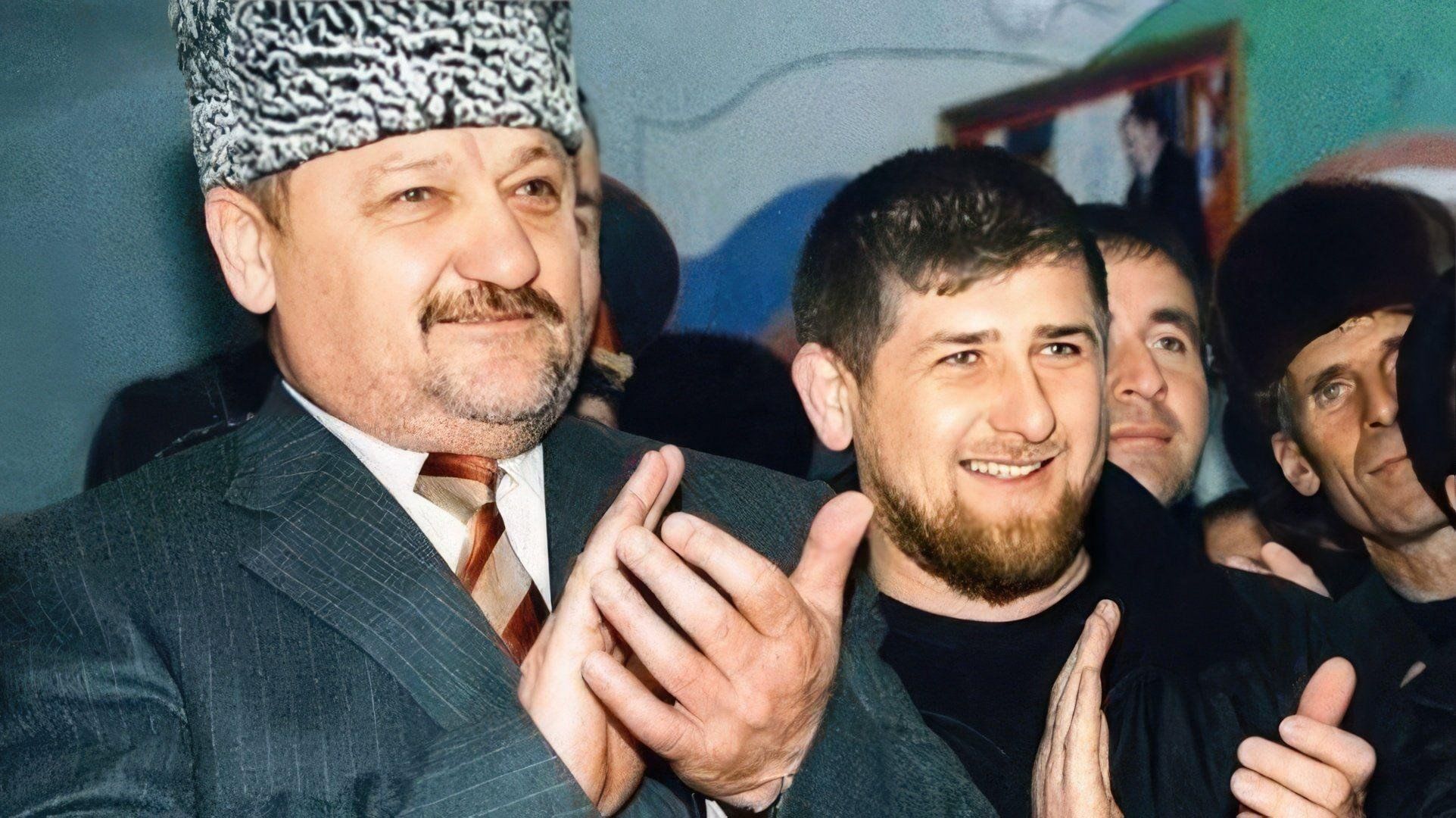 Чеченцы отец. Ахмат-Хаджи и Рамзан. Кадыров, Ахмат Абдулхамидович. Ахмат Кадыров. Путь Ахмата Хаджи.