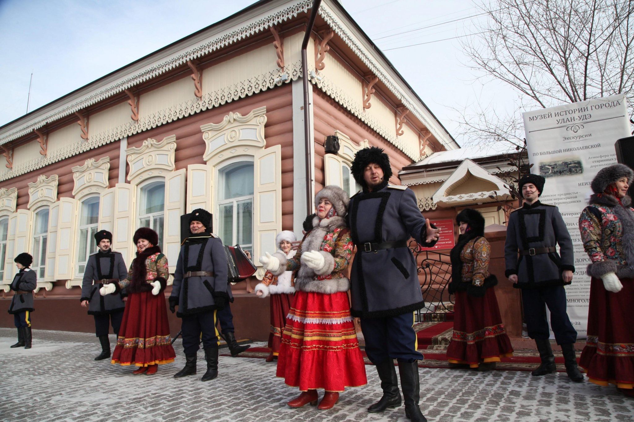 Экскурсии из улан удэ. Исторические экскурсии. Экскурсии по историческим местам. Улан-Удэ экскурсии. Музей истории города Улан-Удэ.