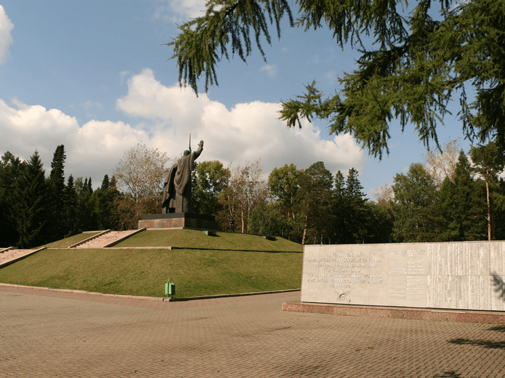 Мемориал боевой и трудовой славы в Лагерном саду, Томск. Фотография: Alexey D. / фотобанк «Лори»
