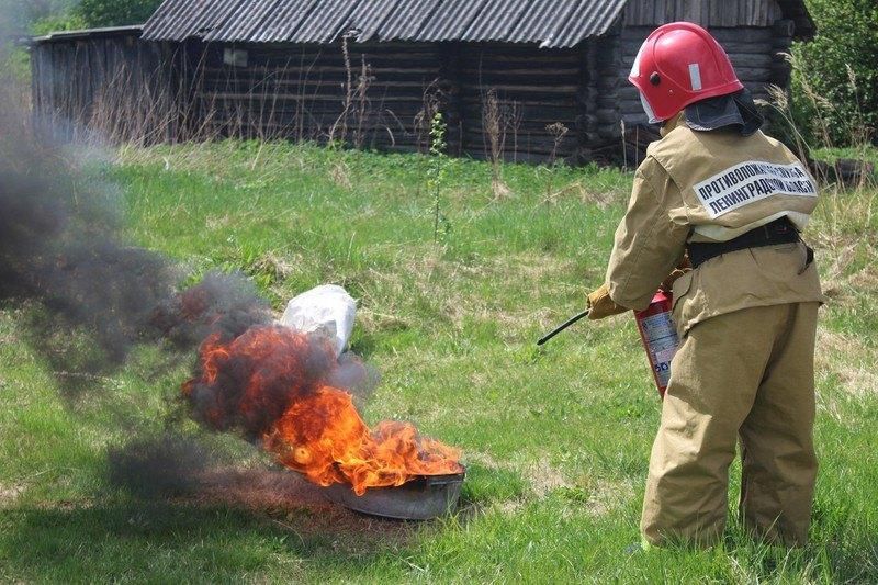 Юные пожарные. Юный пожарный. Юный пожарник. ДЮП пожарные. Молодые пожарники.