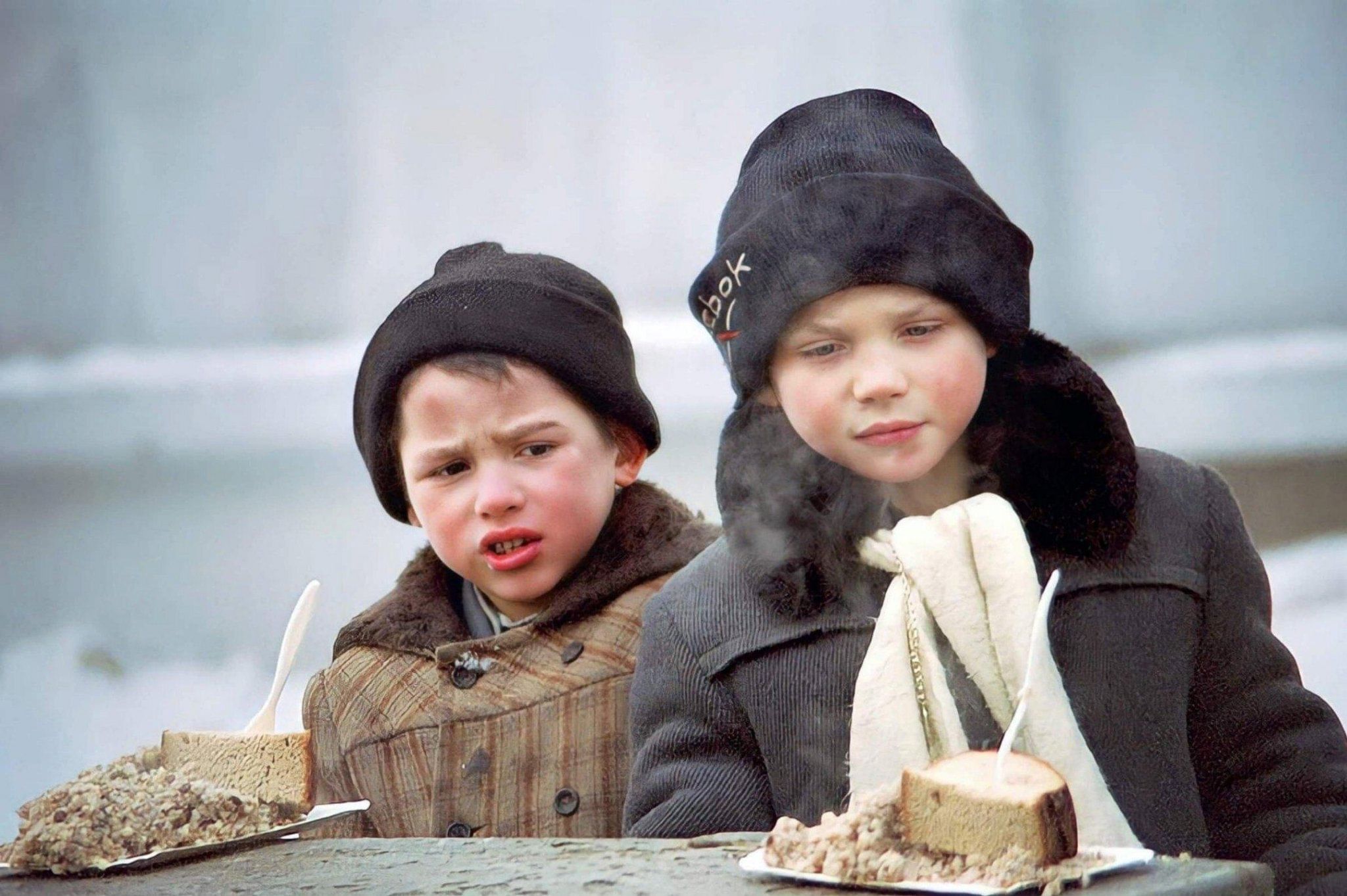 Голод и деньги. 90-Е годы в России беспризорники. Голодные бездомные дети. Современные беспризорники.