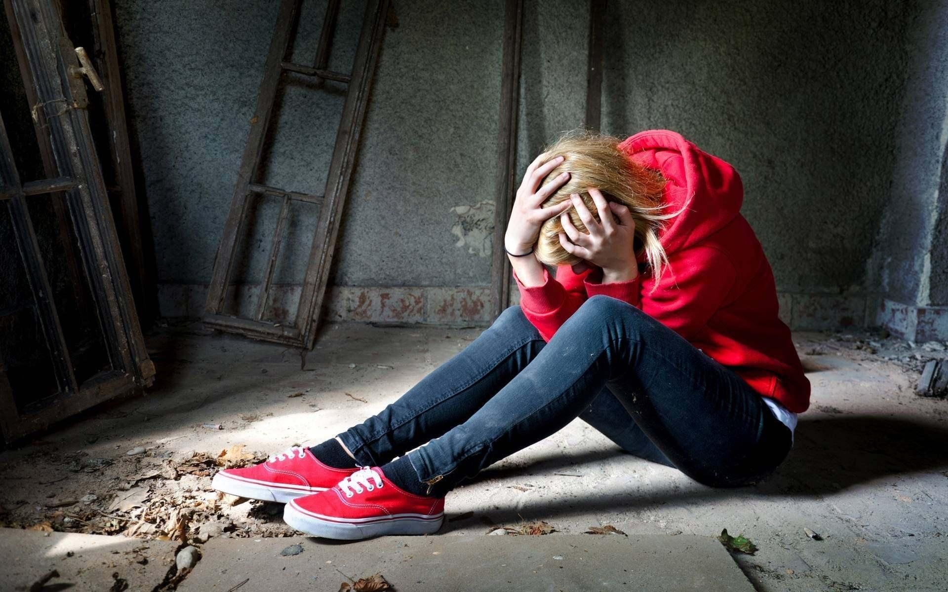 Суицидальное поведение молодежи. Подростковая наркомания. Депрессия у подростков. Подростковая депрессия. Наркозависимость у подростков.
