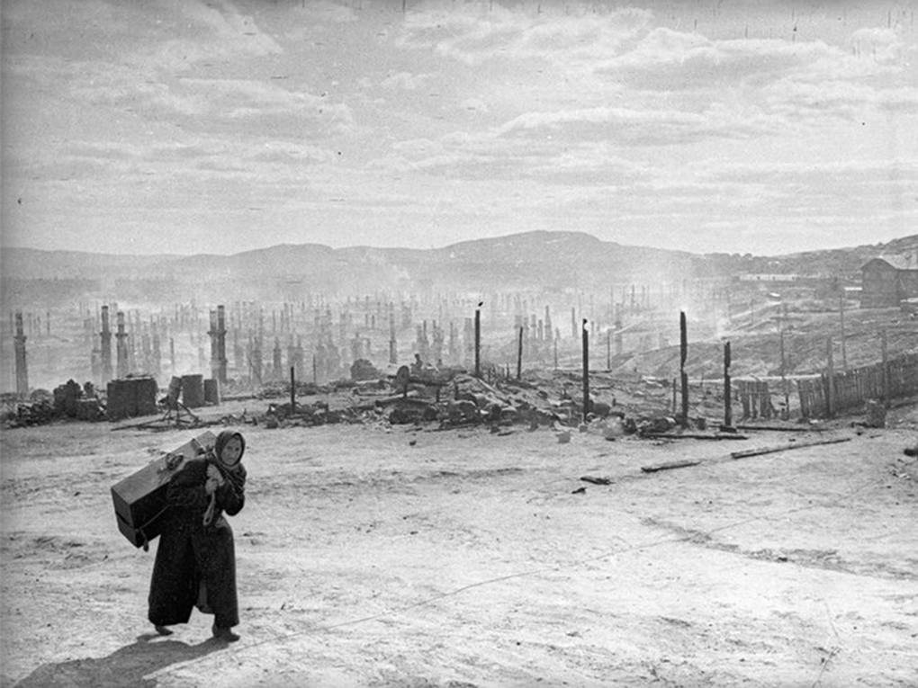 Евгений Халдей. Мурманск. 1942 год