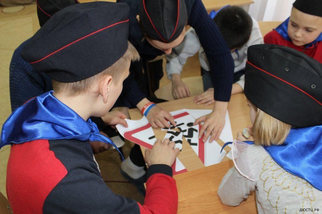 Уроки пдд. Дети учат ПДД. Викторина по безопасности дорожного движения. Проведение викторины. Мероприятия по ПДД.