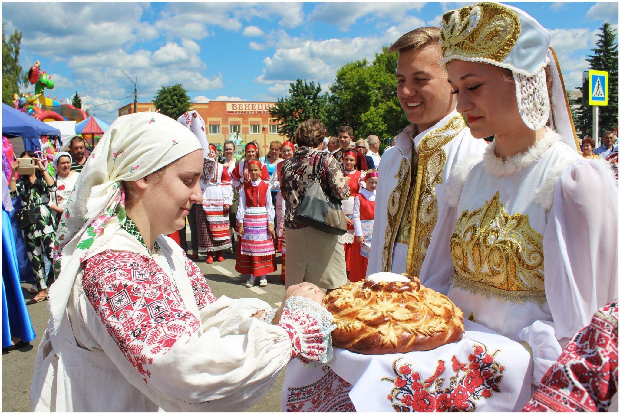 Всероссийский фольклорный фестиваль «Деснянский хоровод» 2024, Брянск —  дата и место проведения, программа мероприятия.