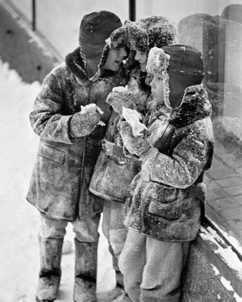 Владимир Лагранж. Эскимо (фрагмент). 1970. Фотография: монография «Владимир Лагранж 1960 — 1990»