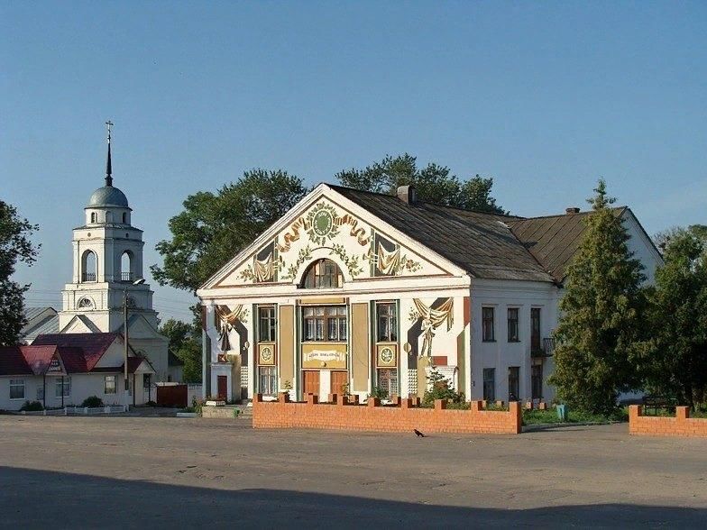 Город новосиль. Орловская область Новосильского района дом культуры. Архитектурные памятники города Новосиль. Новосиль Москва. Основные достопримечательности города Новосиль.