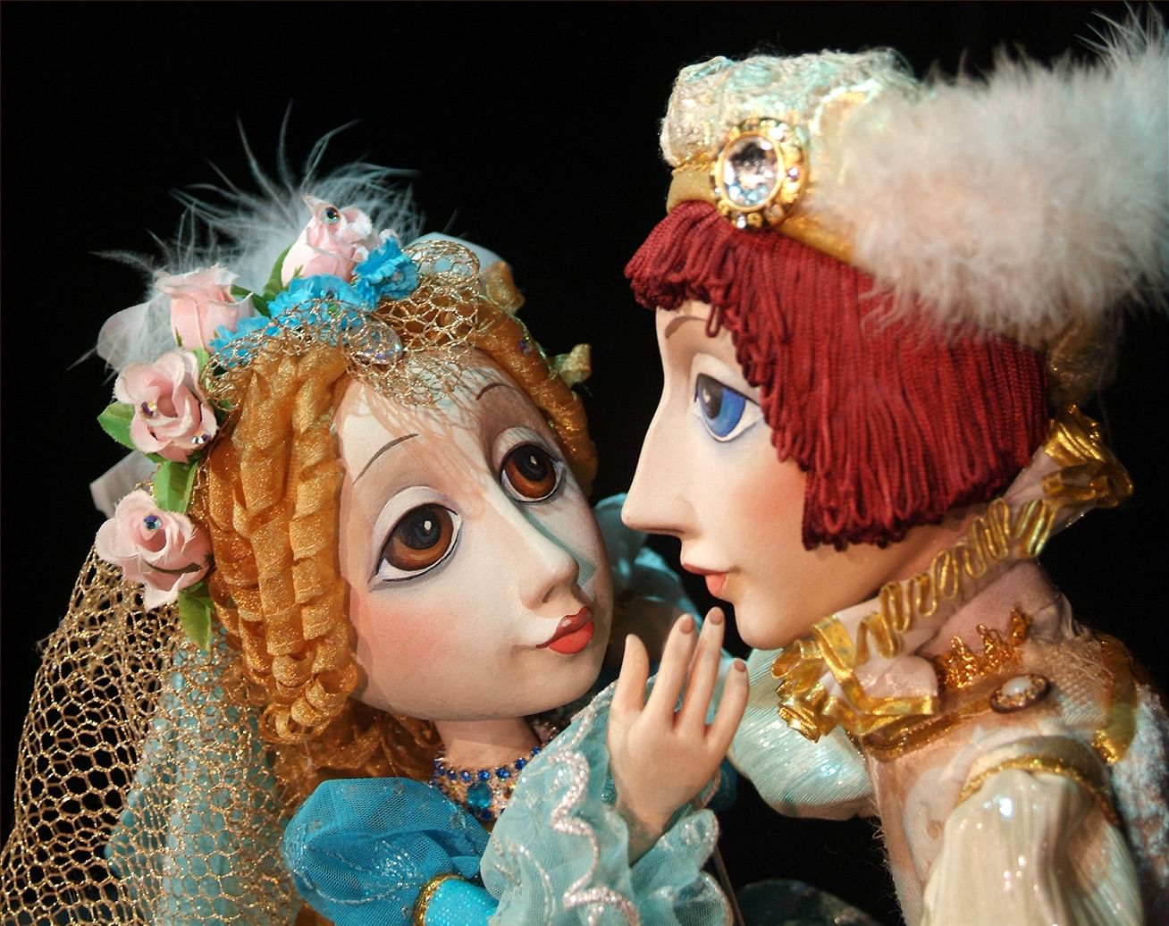 куклы в кукольном театре