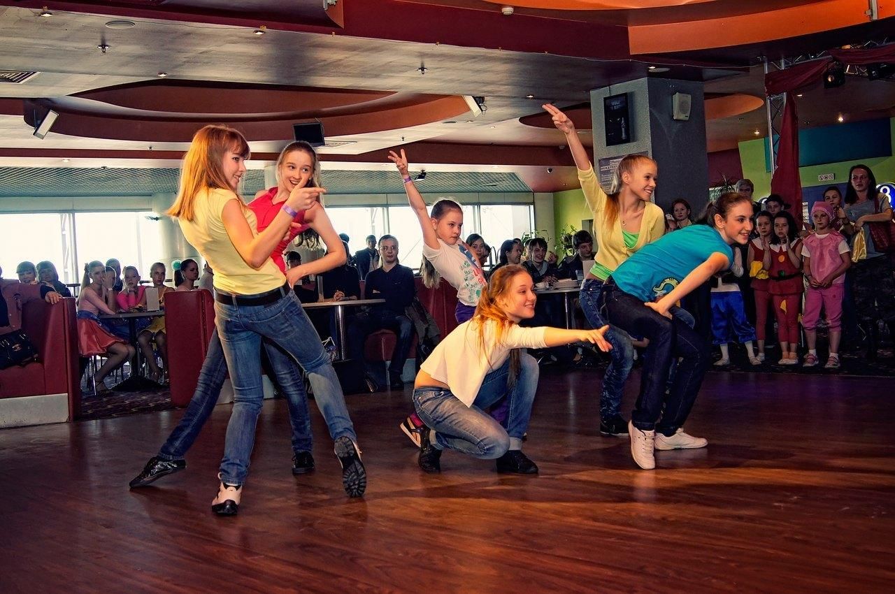 Dance 30. День танца. Мероприятия к Международному Дню танца. Международный день танца фото. Танцы Вихрь Владивосток.