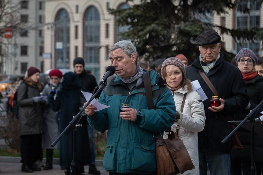 Возвращение имен. Соловецкий камень Возвращение имен. Возвращение имен 2019. Акция Возвращение имен. Акция Возвращение имен у Соловецкого камня.