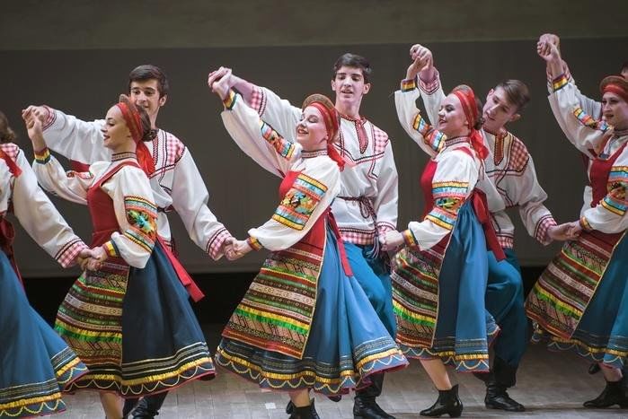 Народы поволжья конкурс. Кадриль Поволжья. Танцевальная культура народов Поволжья. Фольклорный танец.