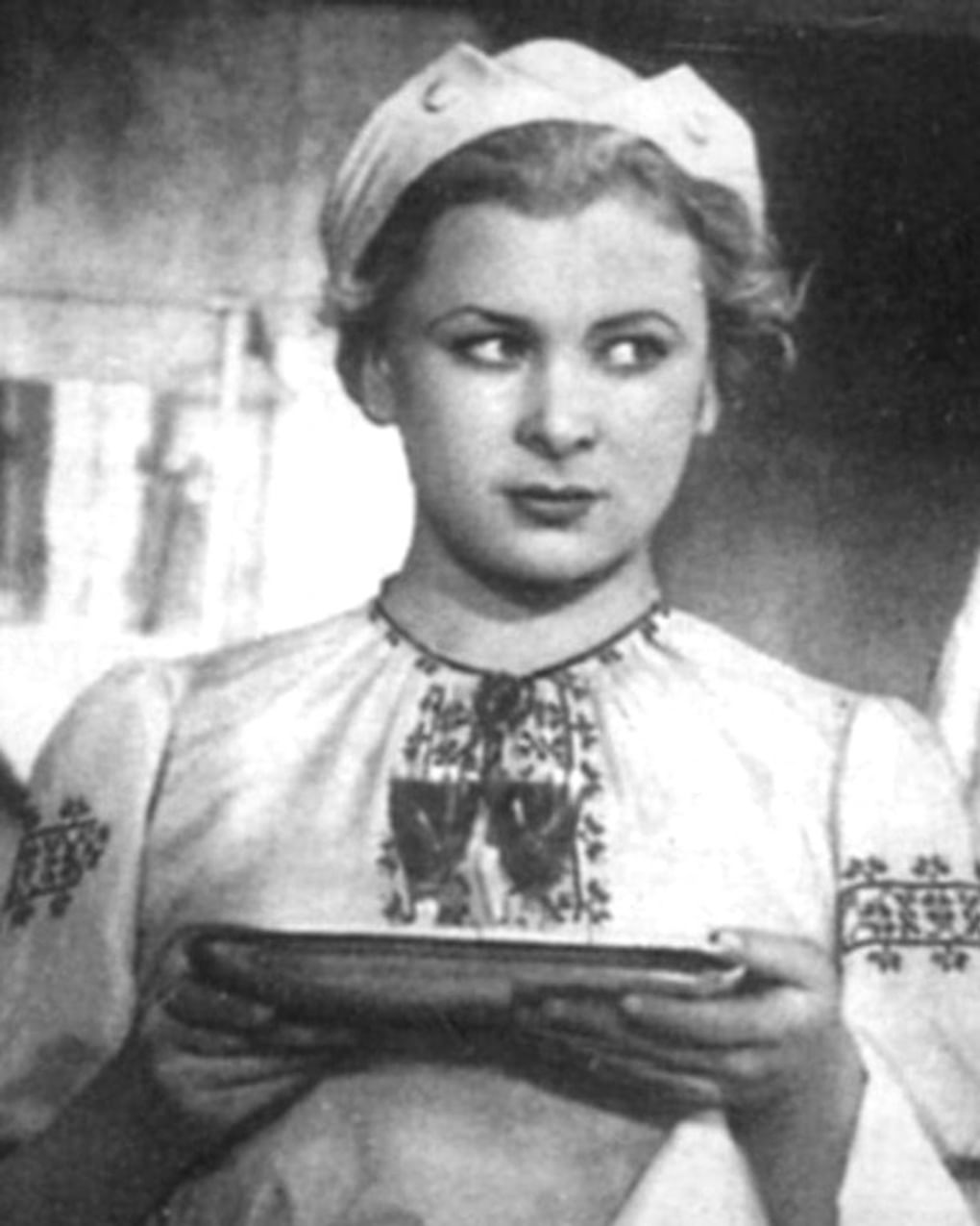Валентина Серова в роли Кати Ивановой в художественном фильме Константина Юдина «Девушка с характером» (1939)